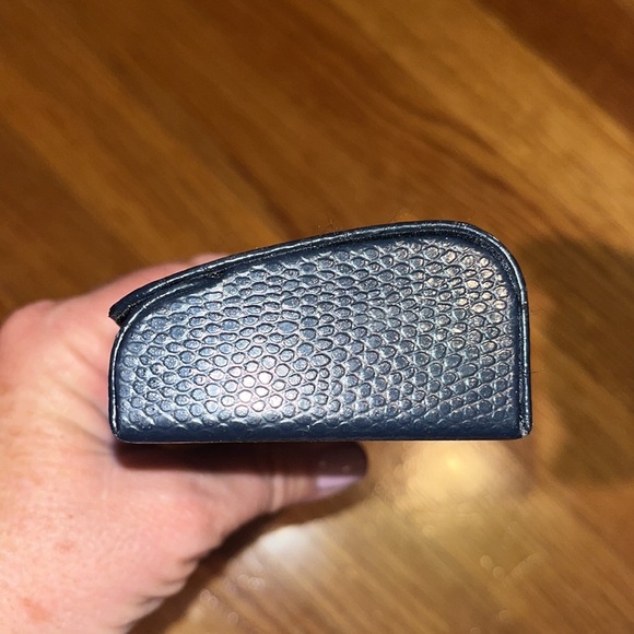 Brooks Brothers eye or Sunglass case, Navy magnetic closure - Picture 4 of 5